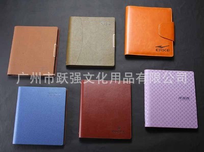 精致生活，記錄每一刻 五金裝飾細膩油邊高檔仿皮活頁筆記本